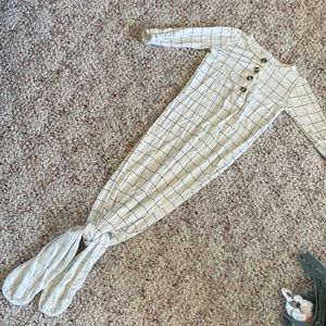 Knotted gown